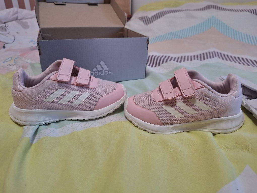 Детски обувки маратонки Adidas номер 25