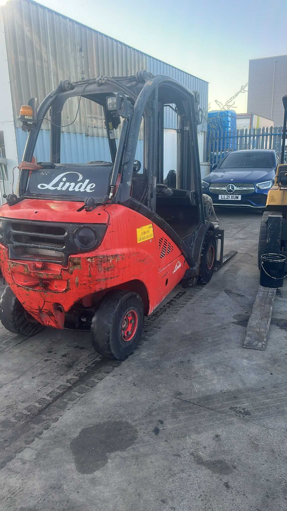 Мотокар Linde H30T-01- 3 тона - на газ - 2011 година