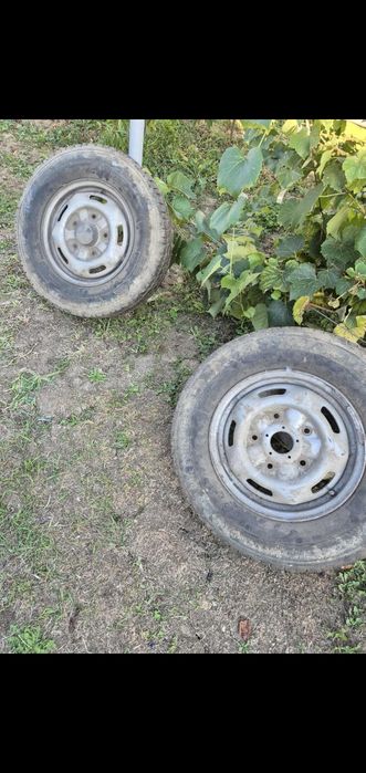 vind 2 roti de ford tranzit 215/75/16C și una 195/75/16C