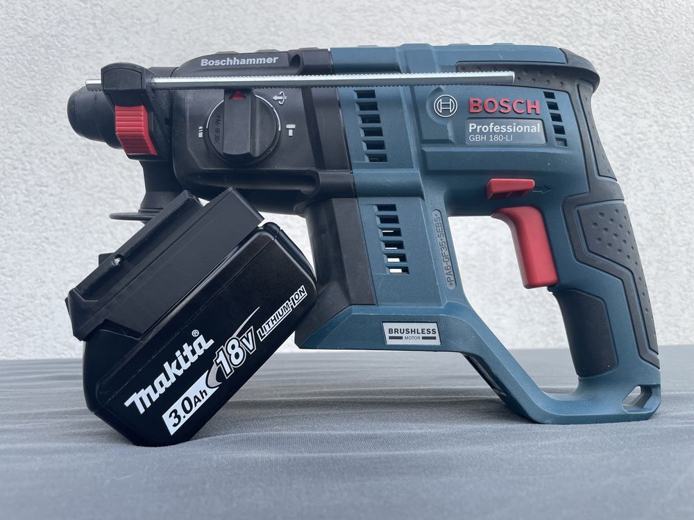 Adaptor de la baterii Makita LXT 18V la unelte Bosch Professional