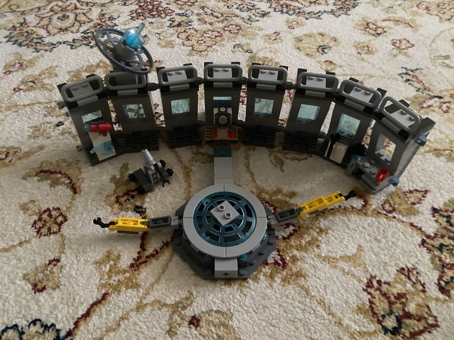 Лего лабалатория железного человека