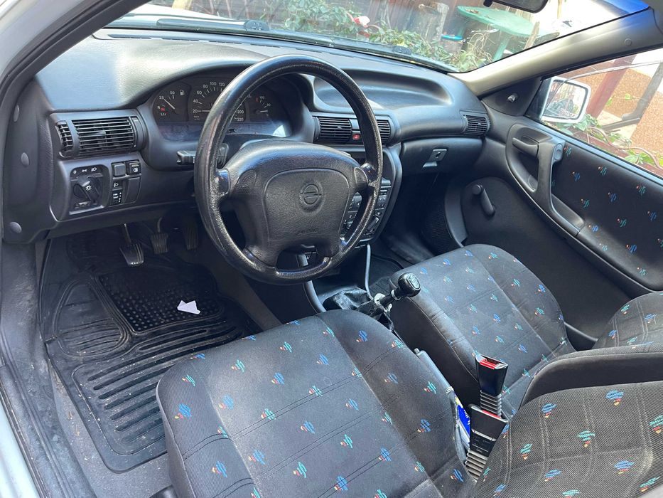 De vânzare Opel Astra F sedan 1,4 60 CP MT