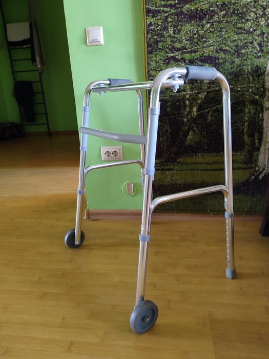 Ходунки на колесах