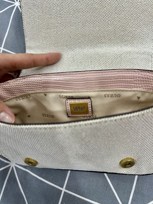 Дамска чанта guess