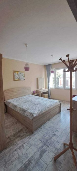 Дава се под наем Тристаен апартамент в Бургас, Център - 80 кв.м за 255 € - Снимка #3