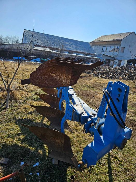 Plug 4 brazde reversibil cu packer hidraulic si antitrupite