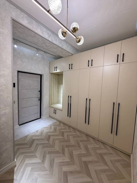 Продам 3/7/10 107м2 в ЖК Саламатина, ор-р: братские могилы