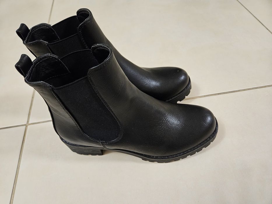 Дамски черни боти