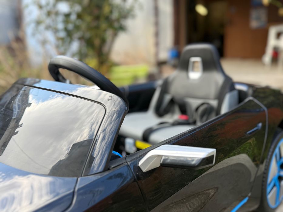 Детска акумолаторна електрическа кола BMW I4