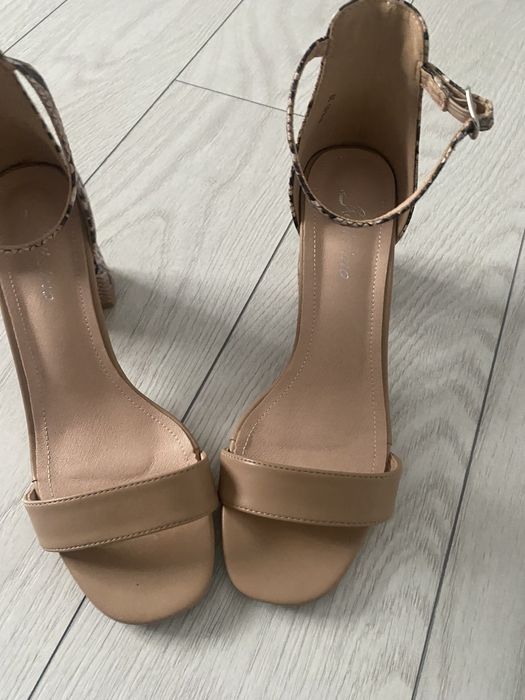 Vand sandale, comode, toc de 5 cm