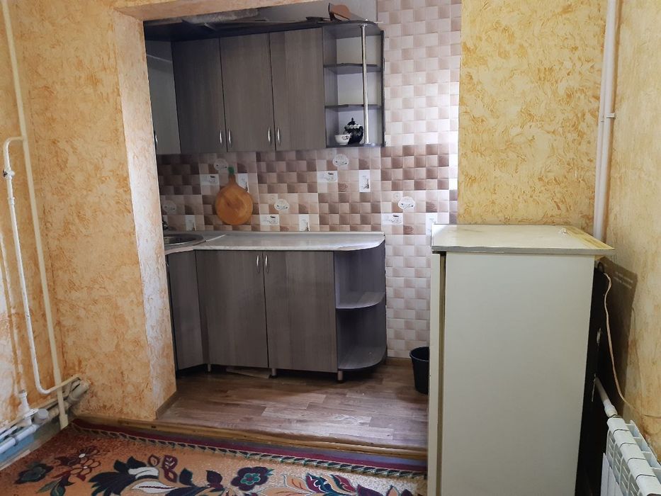 Продаю 1 комнатную квартиру на Авиасозлар 1. Кадышева