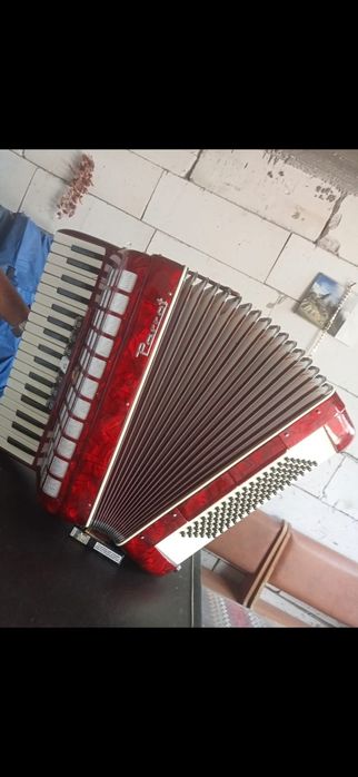 Acordeon Parrot 96 bași nou 2.100 lei