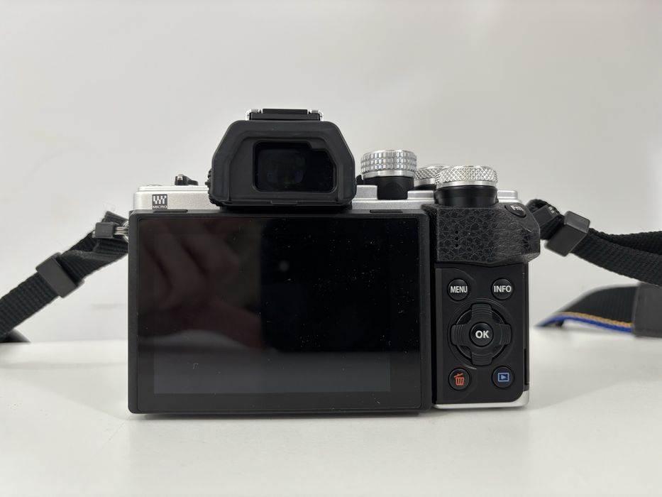 Aparat foto mirrorless Olympus OM-D E-M10 II