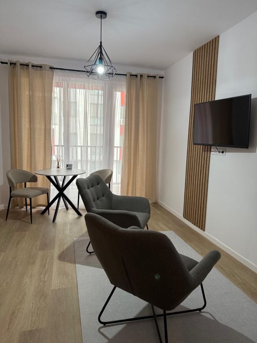 Inchiriez apartament in regim hotelier