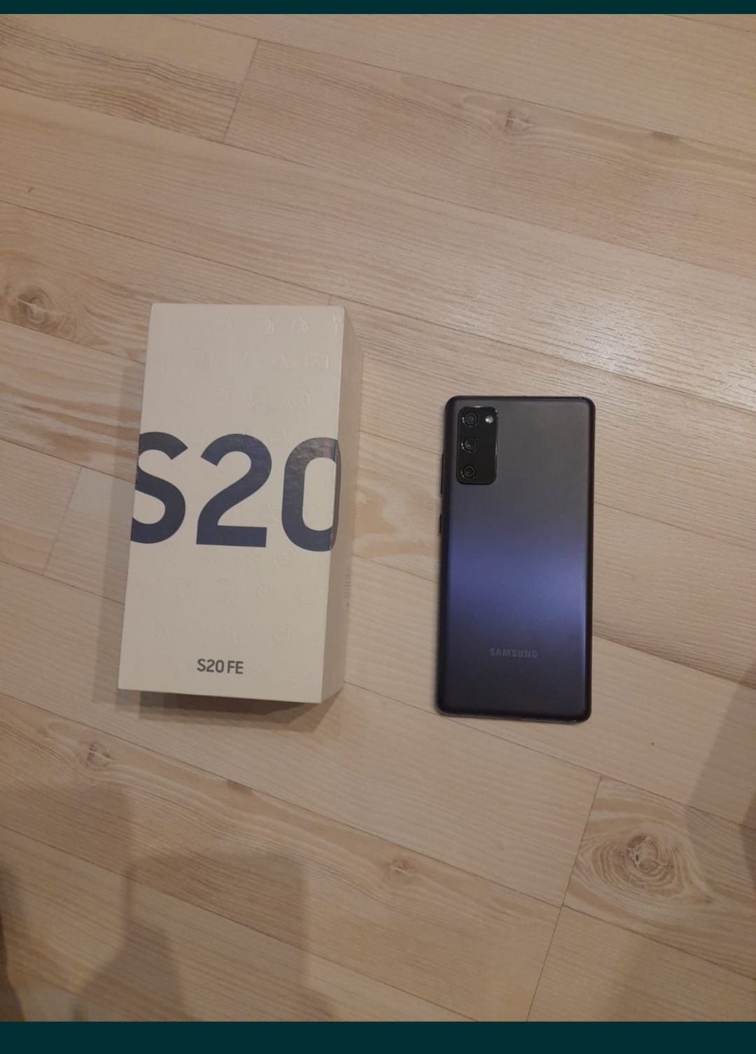 Продам Samsung s20 fe