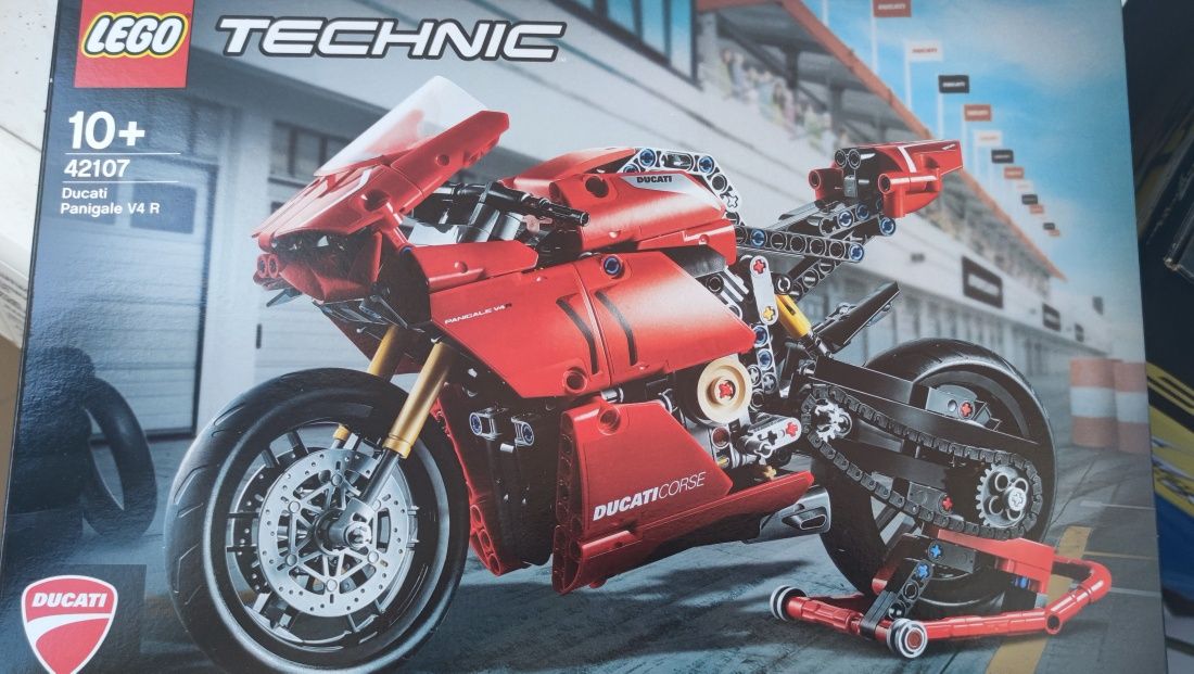 Продавам LEGO Technic 42107 - Ducati Panigale V4 R