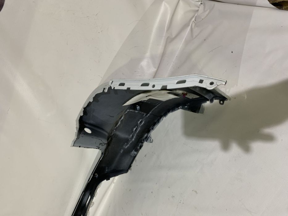 Bara spate Porsche Macan, 2014, 2015, 2016, 2017, 2018, 2019, 2020, 2021, cod origine OE 95B807421L.