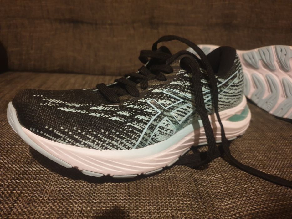 Adidasi asics alergat  noi