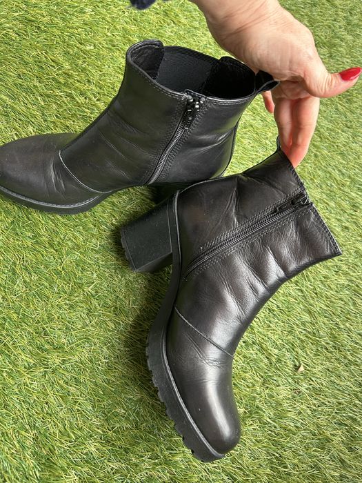 Дамски боти Vagabond естествена кожа с дебел ток черни