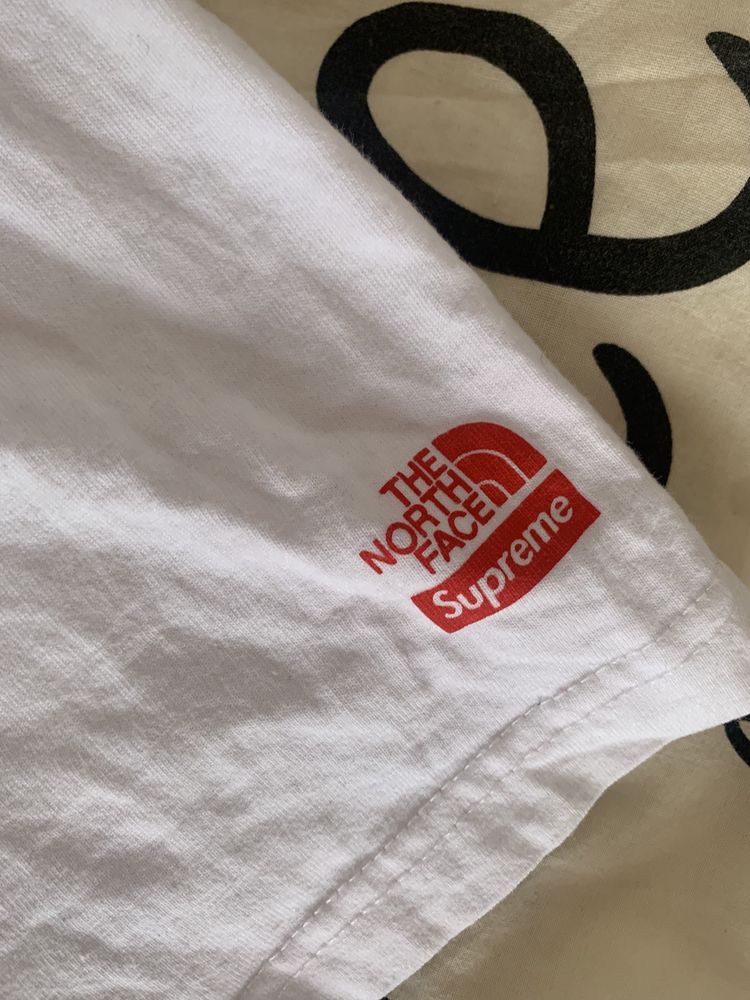 Tricou supreme x the north face