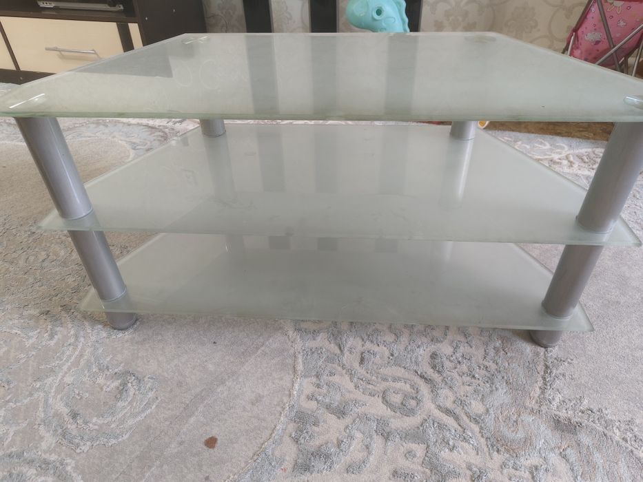 Продам тумбочку под телевизор