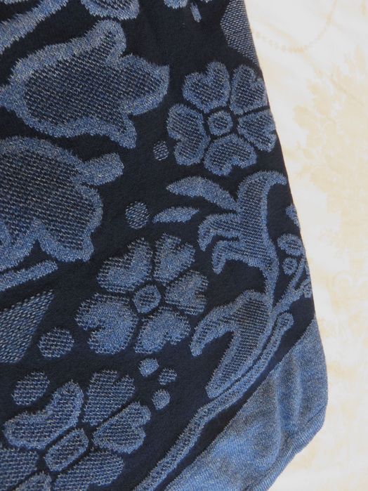 Пуловер High, S - M, нов