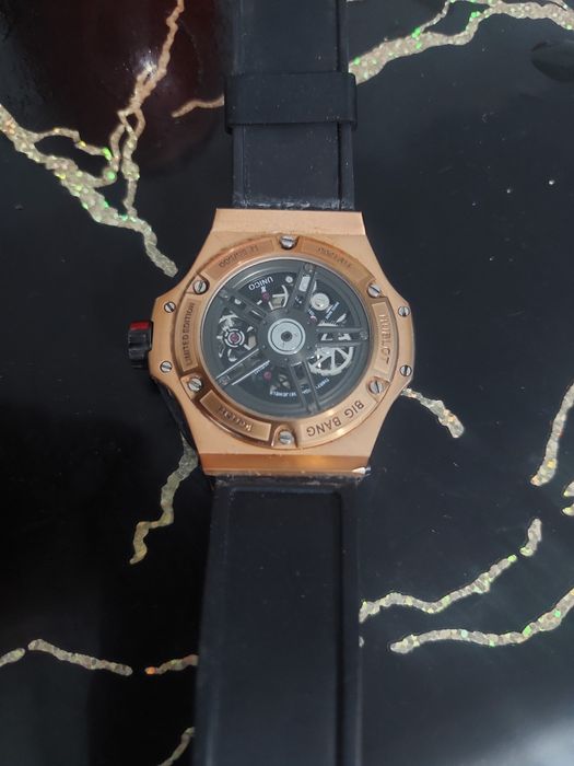 Se vinde un ceas Hublot Ferrari