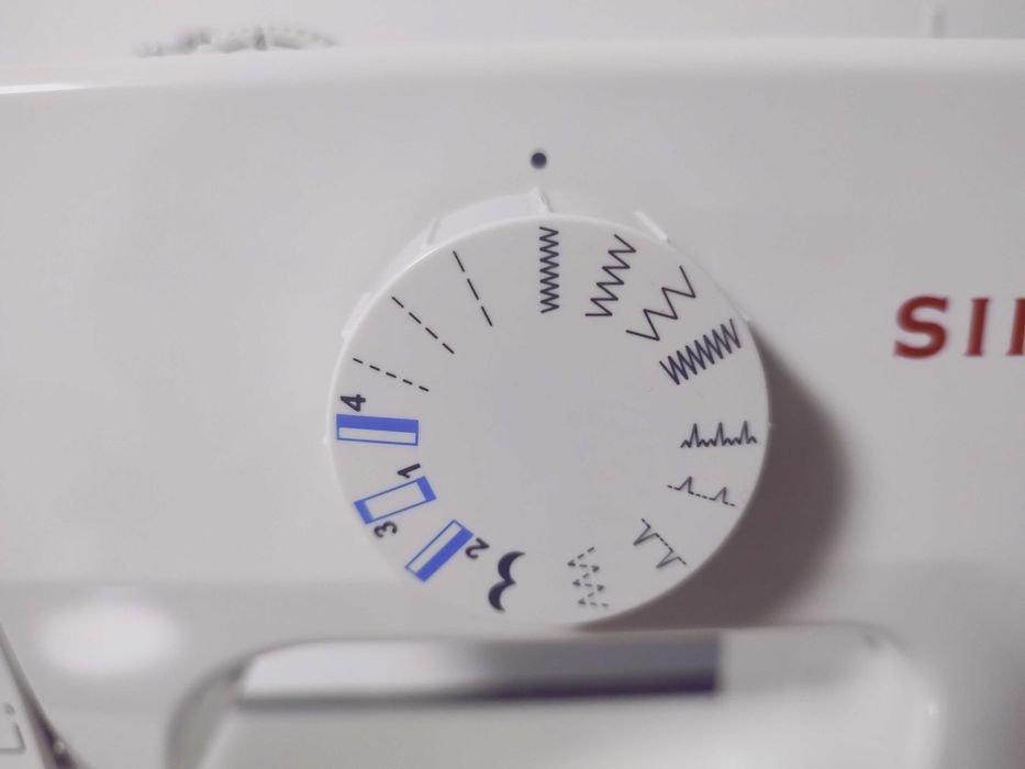 Vând mașină de cusut Singer Prelude cu 15 programe de coasere