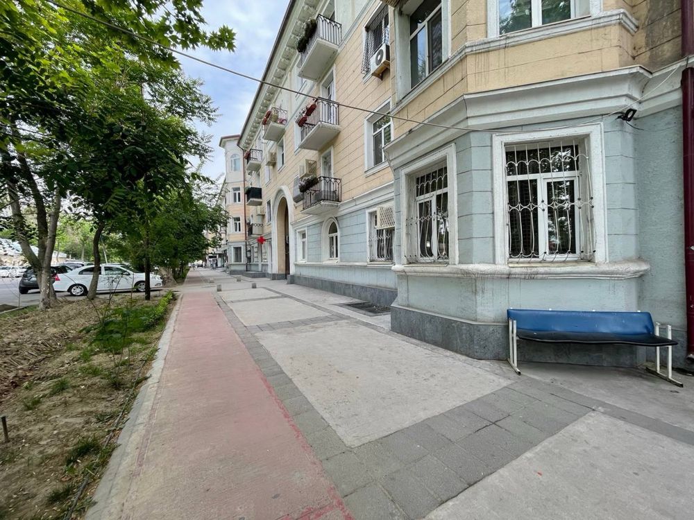 Мирабад | Саракулька - Продается под нежилое 1/1/4 вдоль дороги 38м2