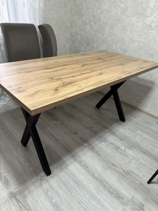 Продам стол кухонный