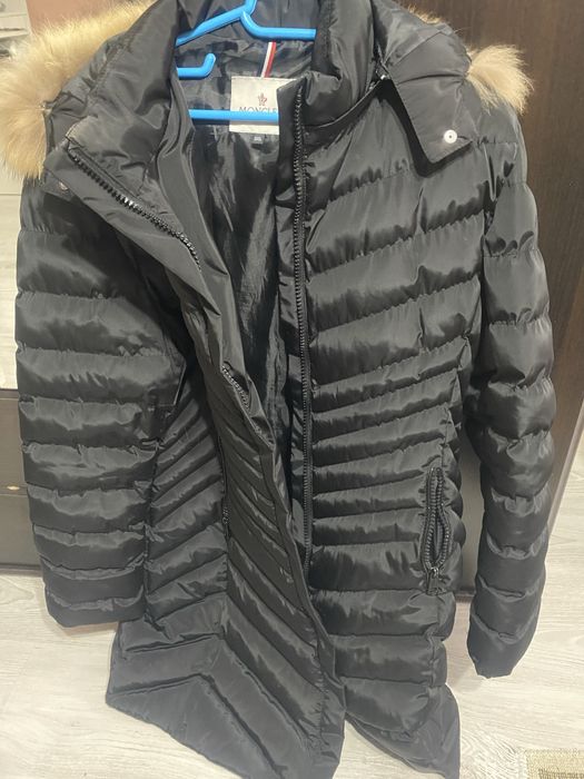 Geacă moncler,culoare negru,marime 3xl blană, naturală la glugă,