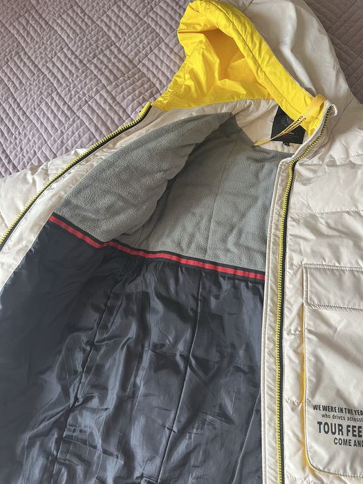 Пррдам плащ и зимнюю куртку на девочку