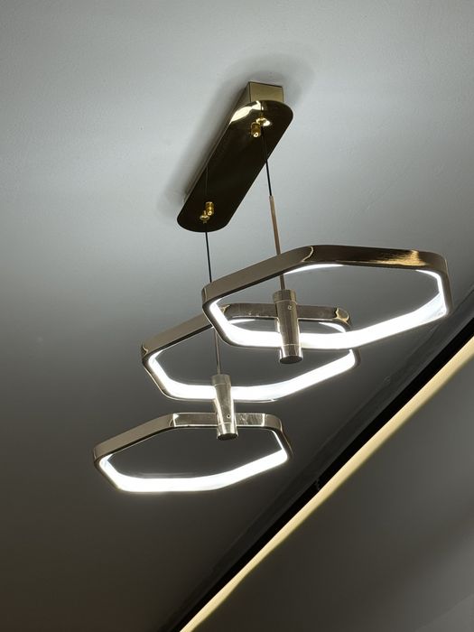 Продается люстра