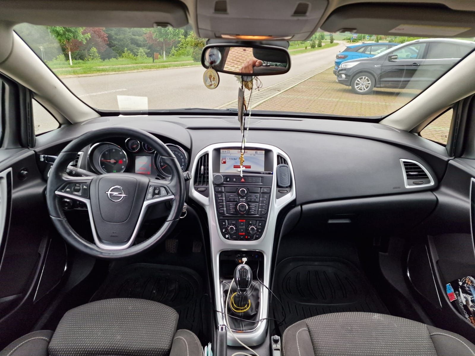 Vând Opel Astra J