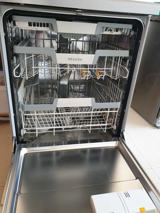 Inox - Съдомиялна Miele - Auto Open - 14 Комплекта - Свободностояща