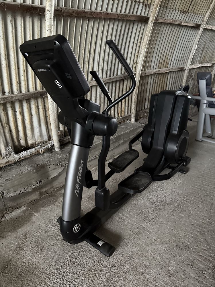 Кростренажор Life fitness 95X Discover