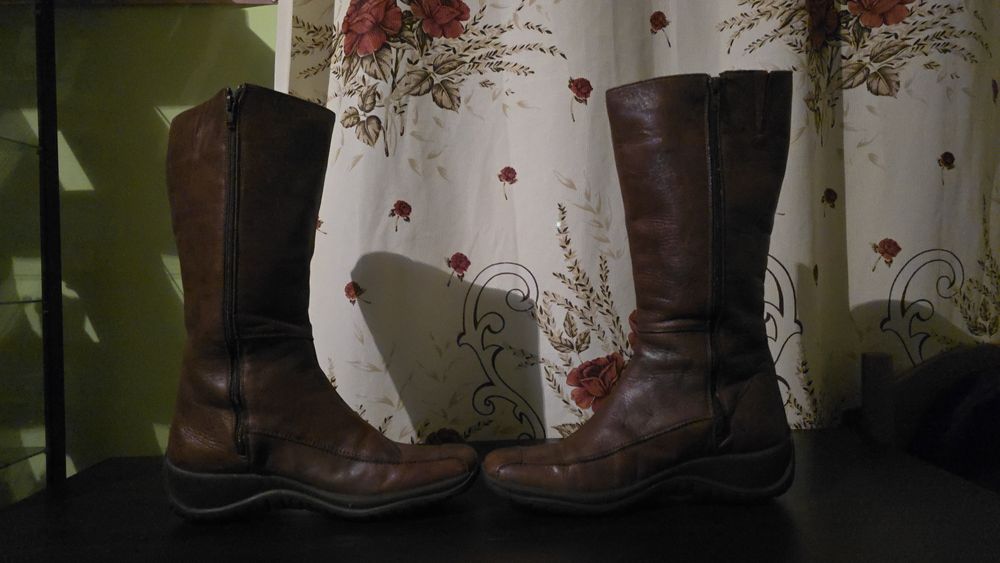 Дамски ботуши нови номер 40