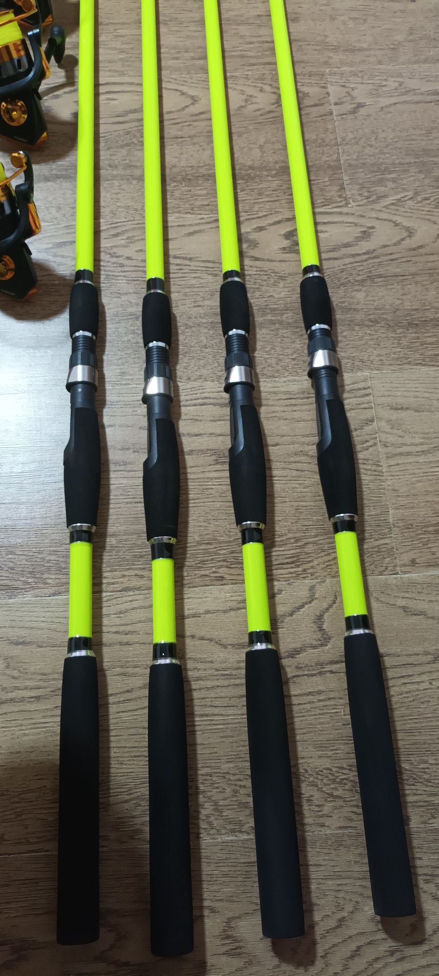 SET 4 Lansete Feeder 3.0m ROBINHAN Bolentino + 4 Mulinete YUMOSHI EK60