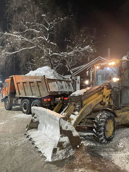 Чистка снега. Вывоз снега. Погрузка