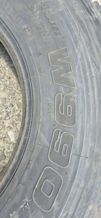 12 anvelope iarna Bridgestone 295/80/22,5.Pretul este pe bucata