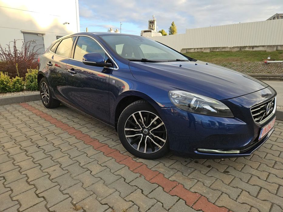 Volvo V40 Volvo V40 Disel 2.0 Panoramic,Euro 6,camera spate