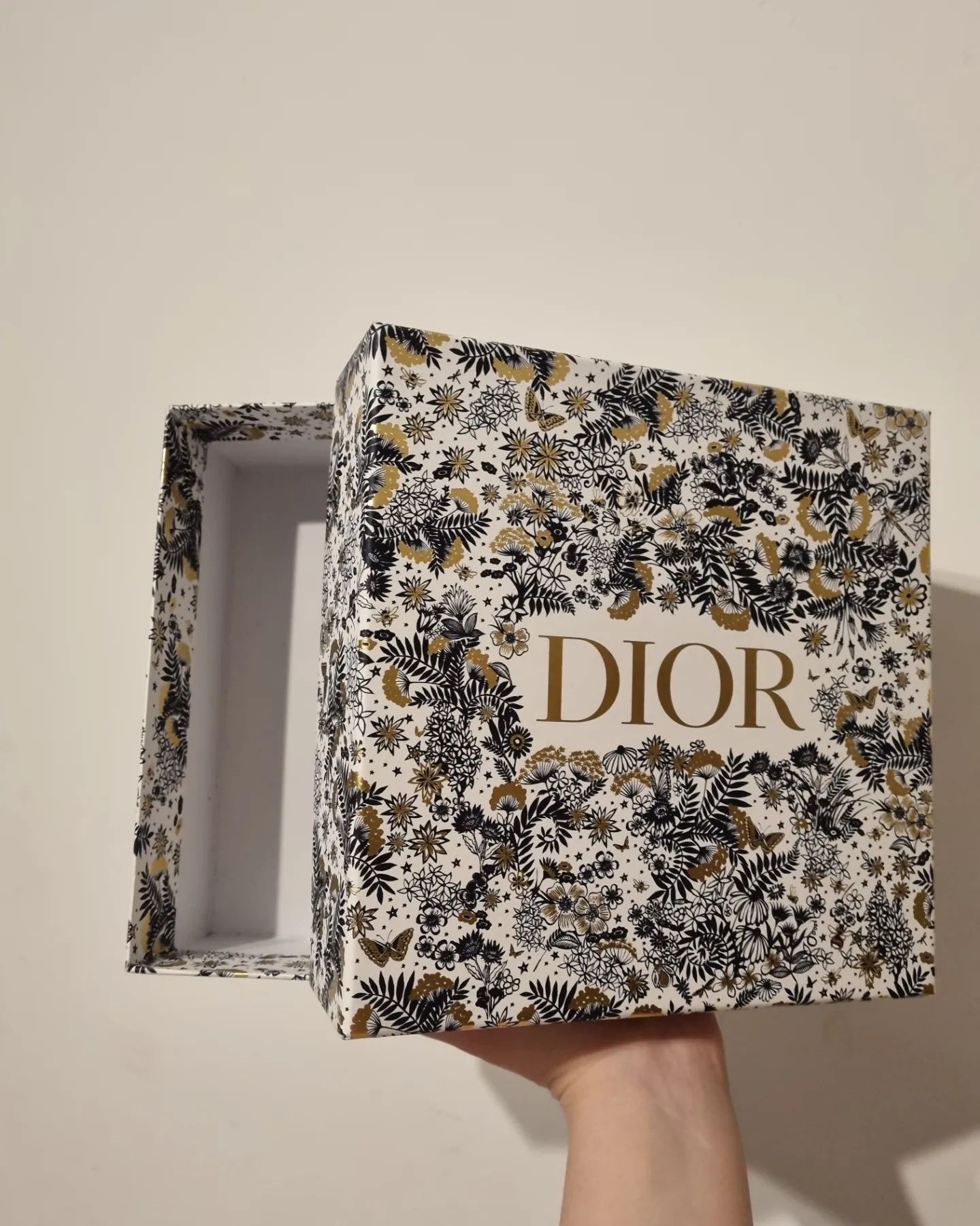 Dior Beauty Holiday 2021 Gift Box