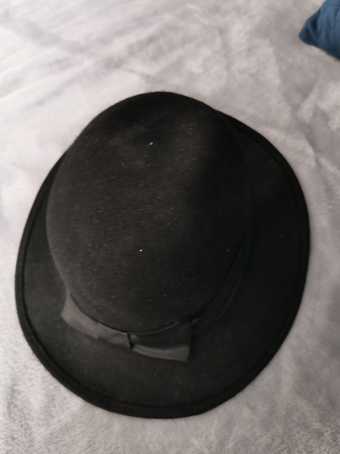 Vând pălărie neagra