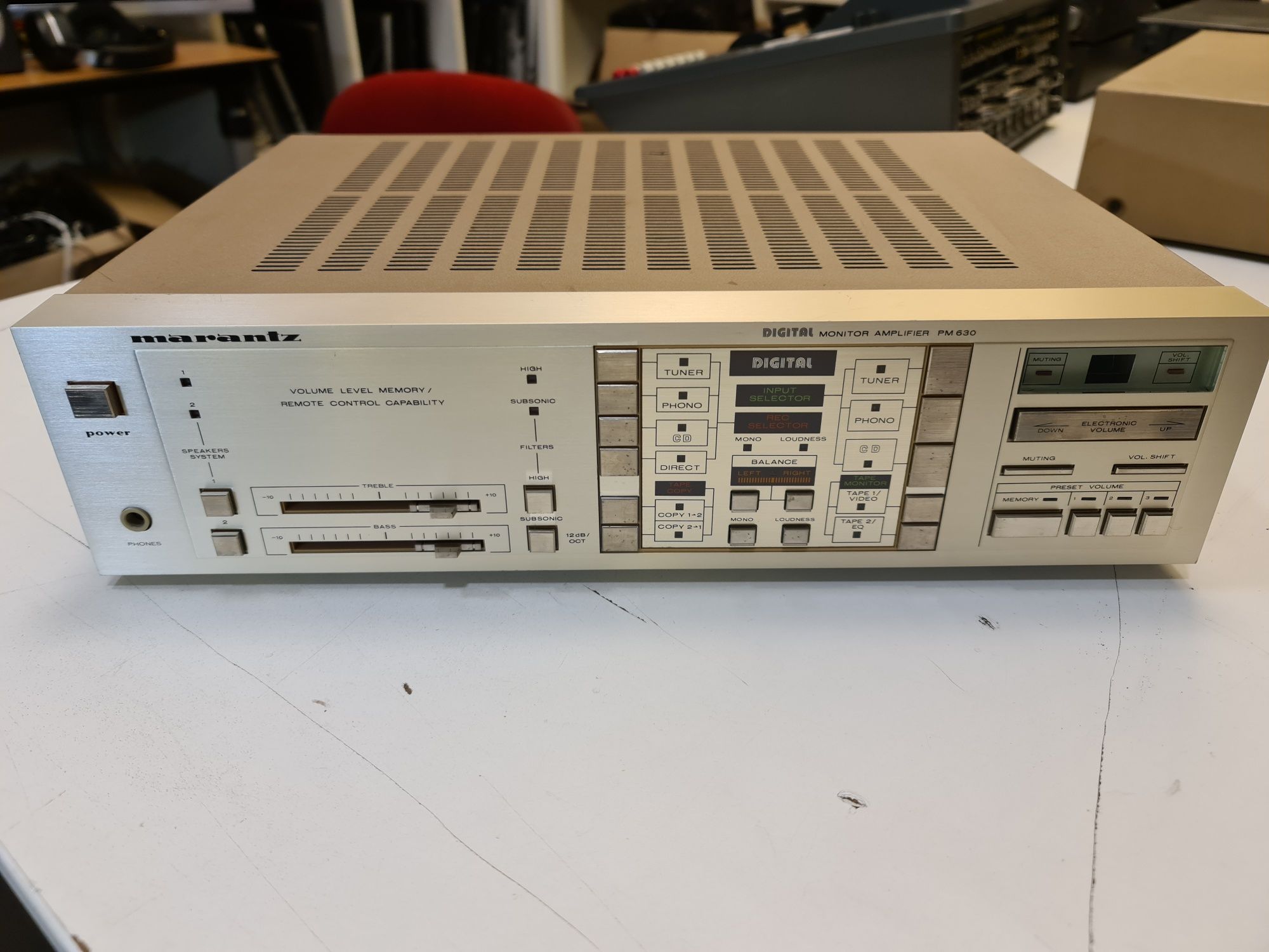 Marantz pm 630 monitor amplifier