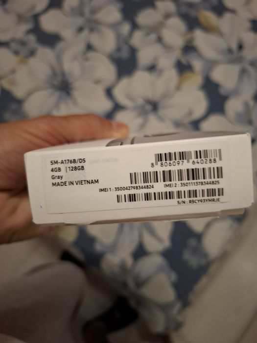 Продавам нов Samsung A17.