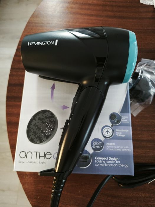 Компактен сешоар Remington