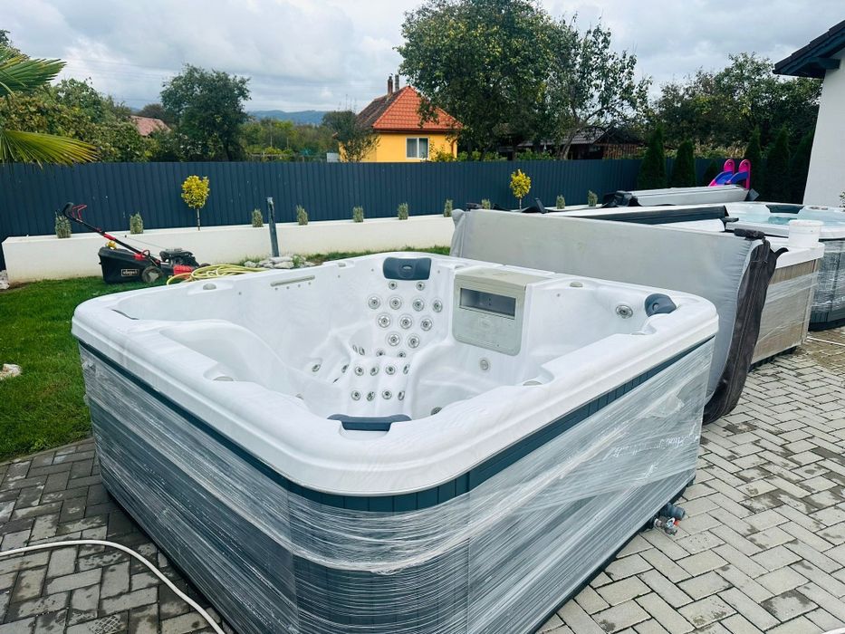 Vand jacuzzi  7 persoane accep  variante auto sau moto