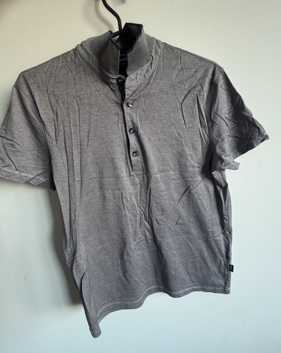 Сиви тениски boss размер S