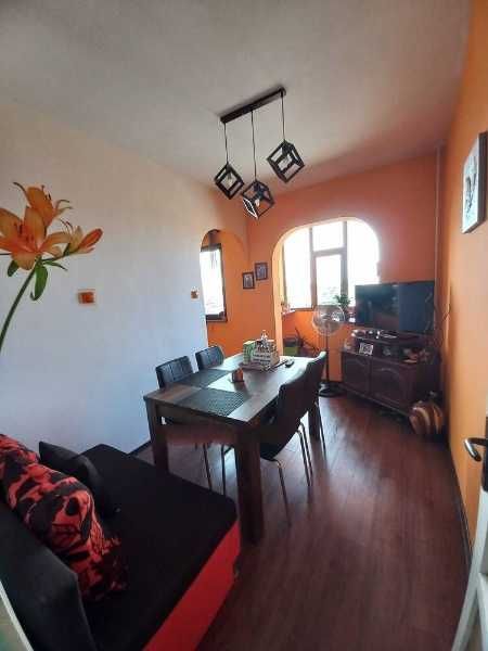 Продава се Тристаен апартамент в Пловдив, Изгрев - 95 кв.м за 448 €/кв.м - Снимка #2