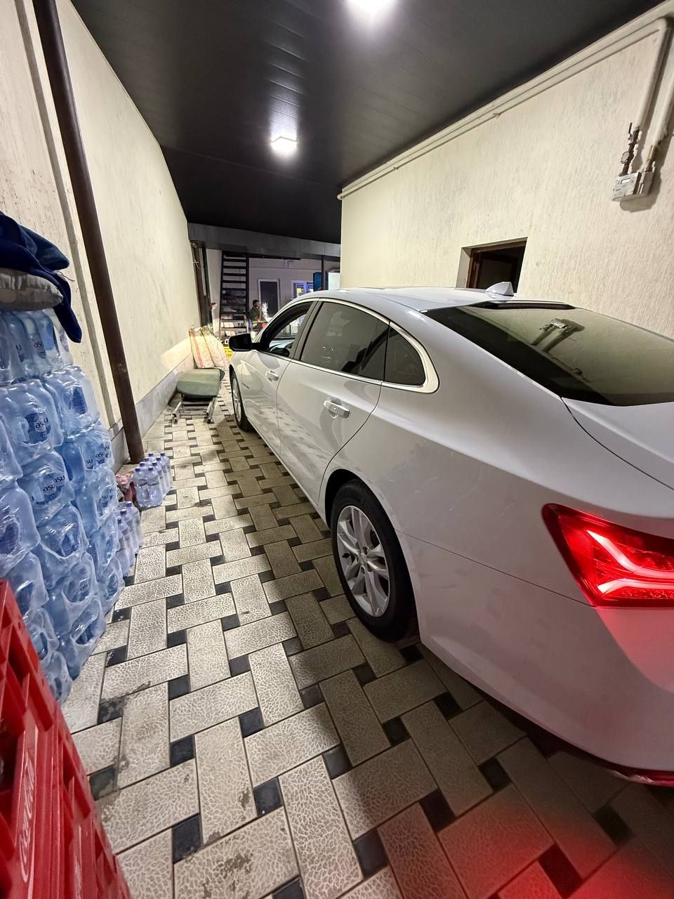 Malibu sotiladi srochniy vikupga 18.500$